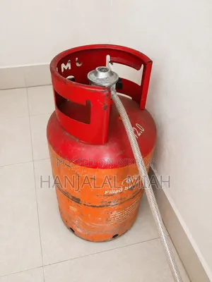 এলপিজি সিলিন্ডার এবং ২ স্টোভ চুলা