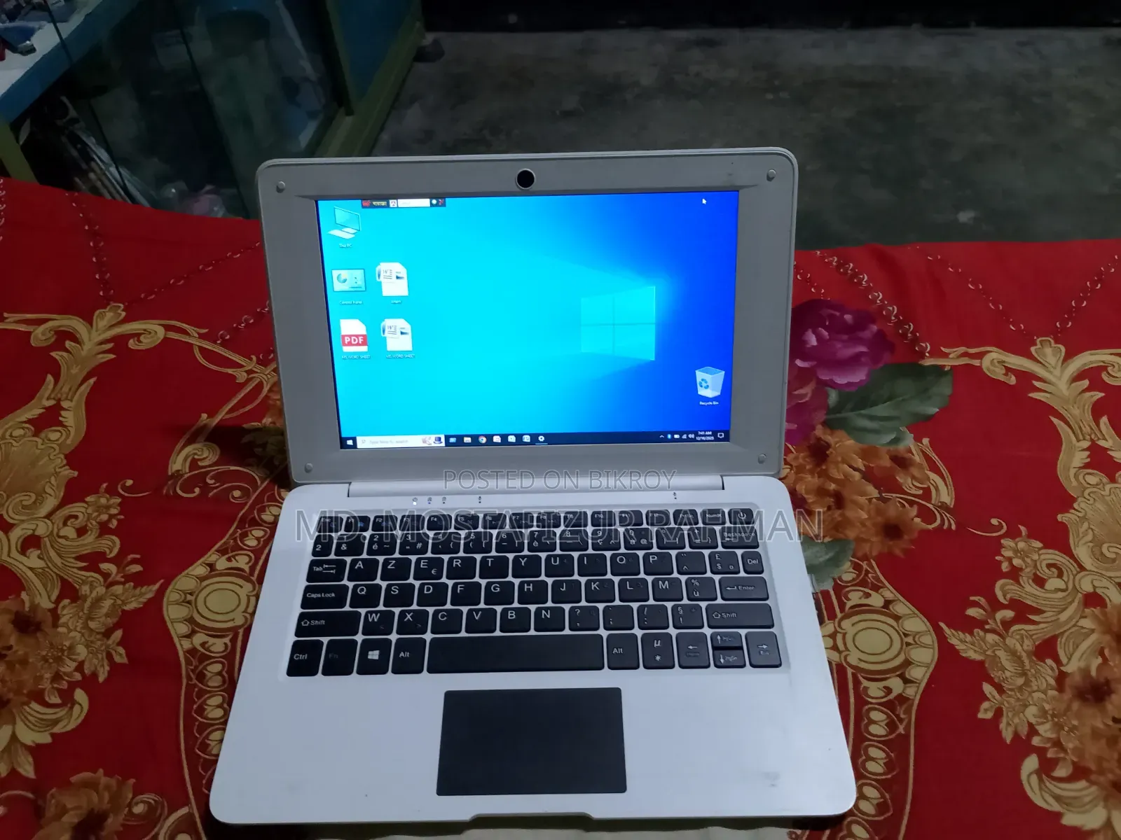 ল্যাপটপ ২ জিবি ইন্টেল অ্যাটম এসএসডি ৩২ জিবি
