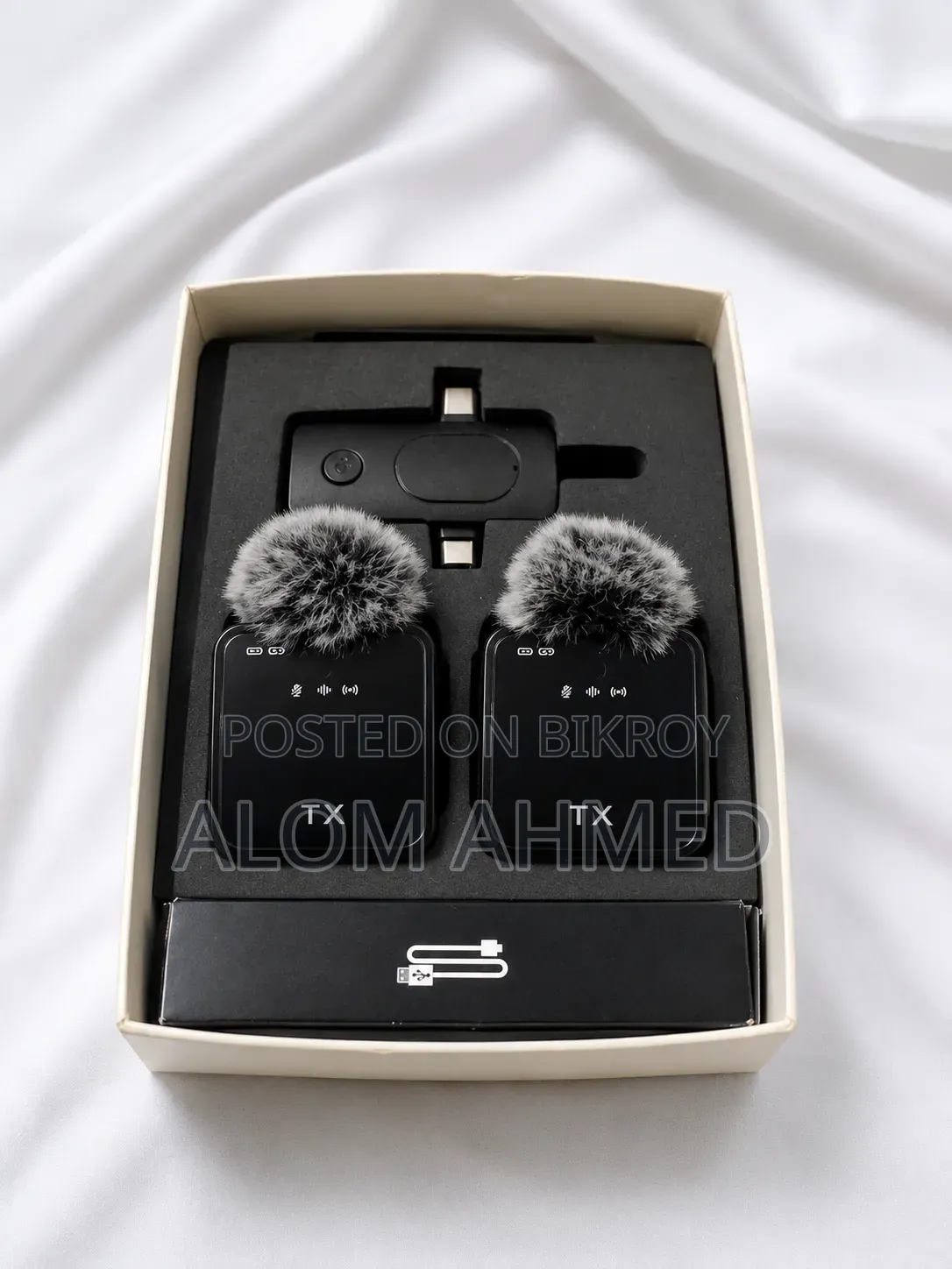 2.4GHz Wireless Lavalier Microphone for Sale.