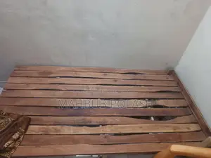 কাঠের চৌকি
