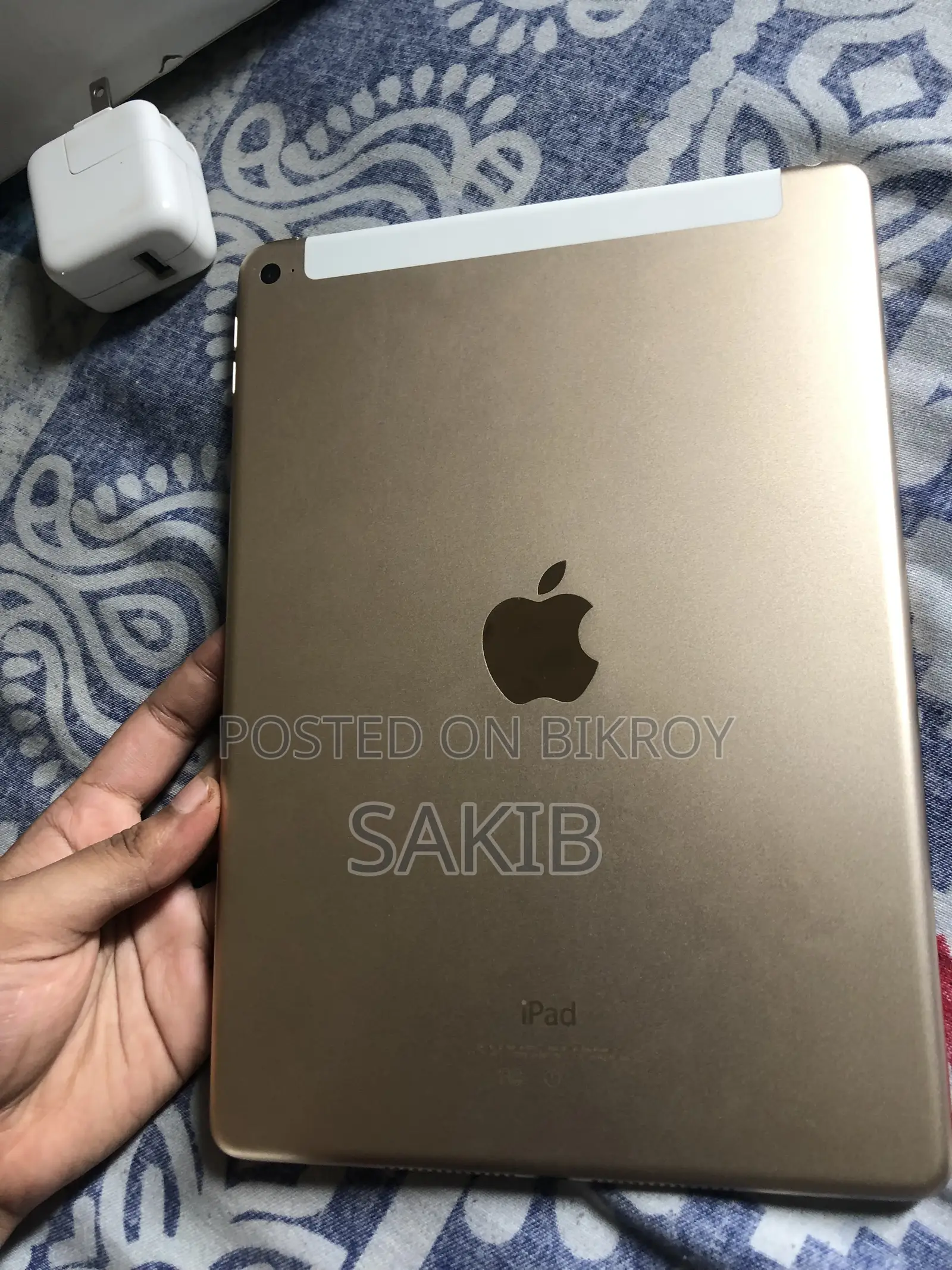 অ্যাপল ৬৪ জিবি গোল্ড