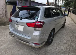 Toyota Corolla Fielder 1.5 Hybrid FWD 2017 Silver