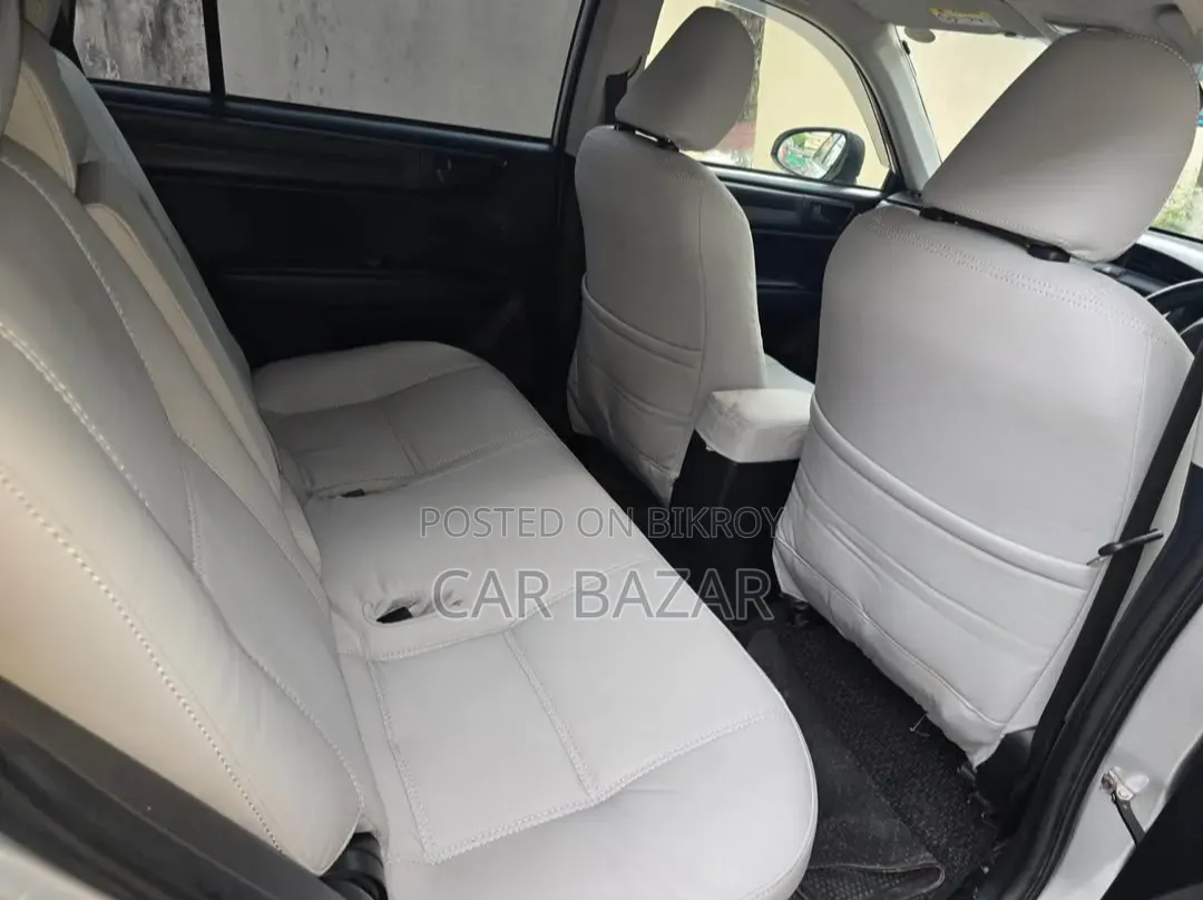 Toyota Corolla Fielder 1.5 Hybrid FWD 2017 Silver