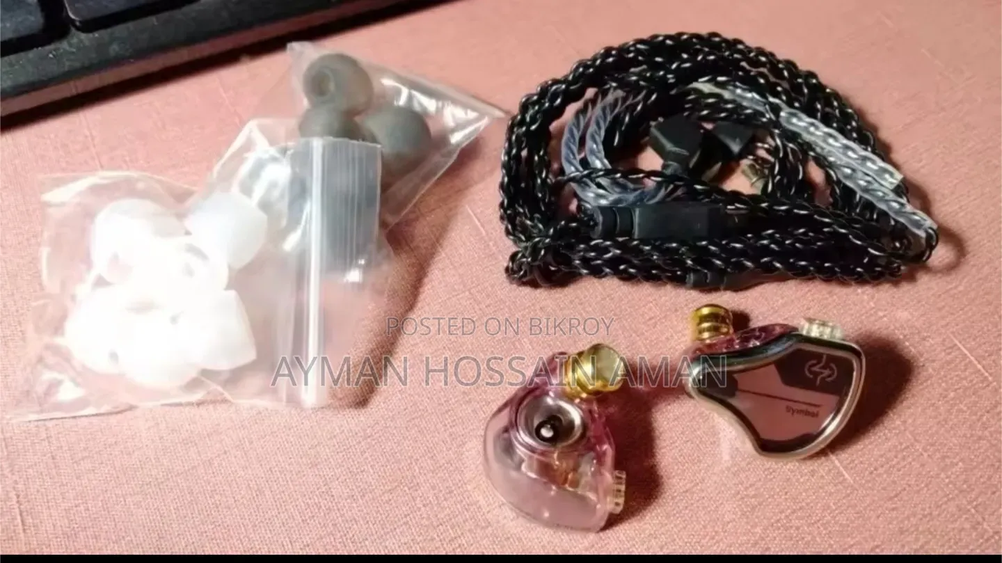 সিসিজেড বিসি০২ পিংক উইথ মাইক