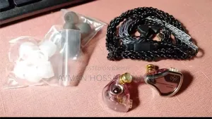সিসিজেড বিসি০২ পিংক উইথ মাইক
