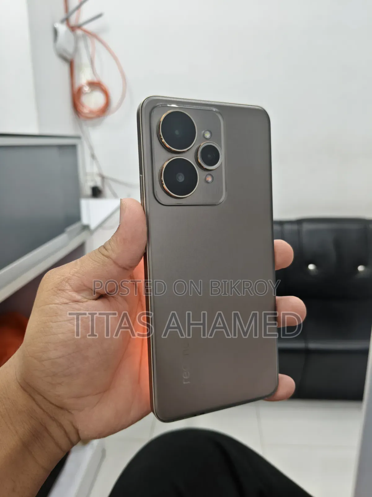 রিয়েলমি ২৫৬ জিবি
