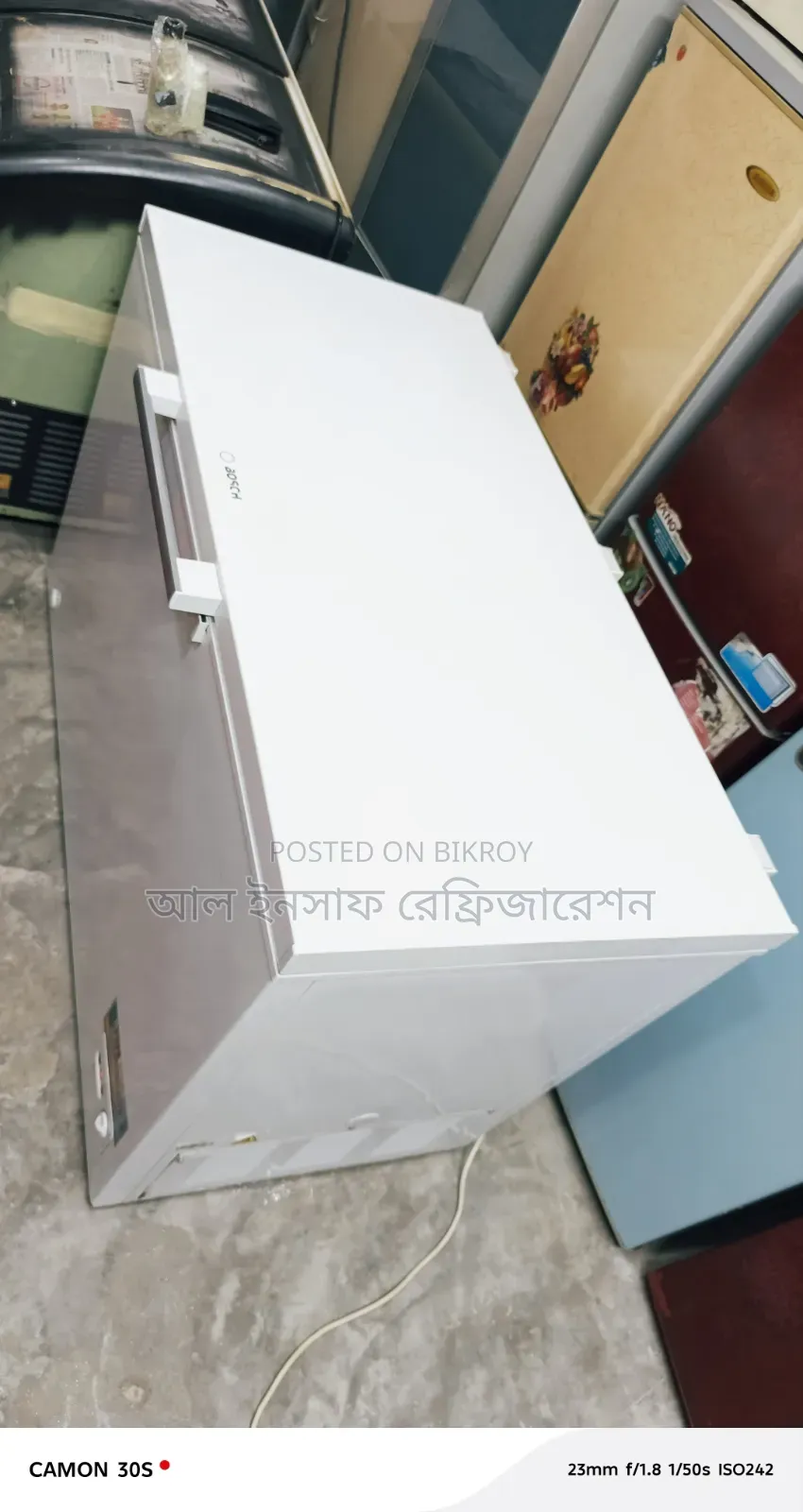 একটি ৪০০ লিটার ডিপ ফ্রিজ বিক্রি করা হবে