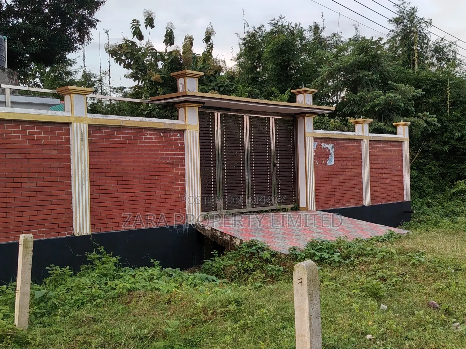 5 katha plot in Sector 10 on a low budget