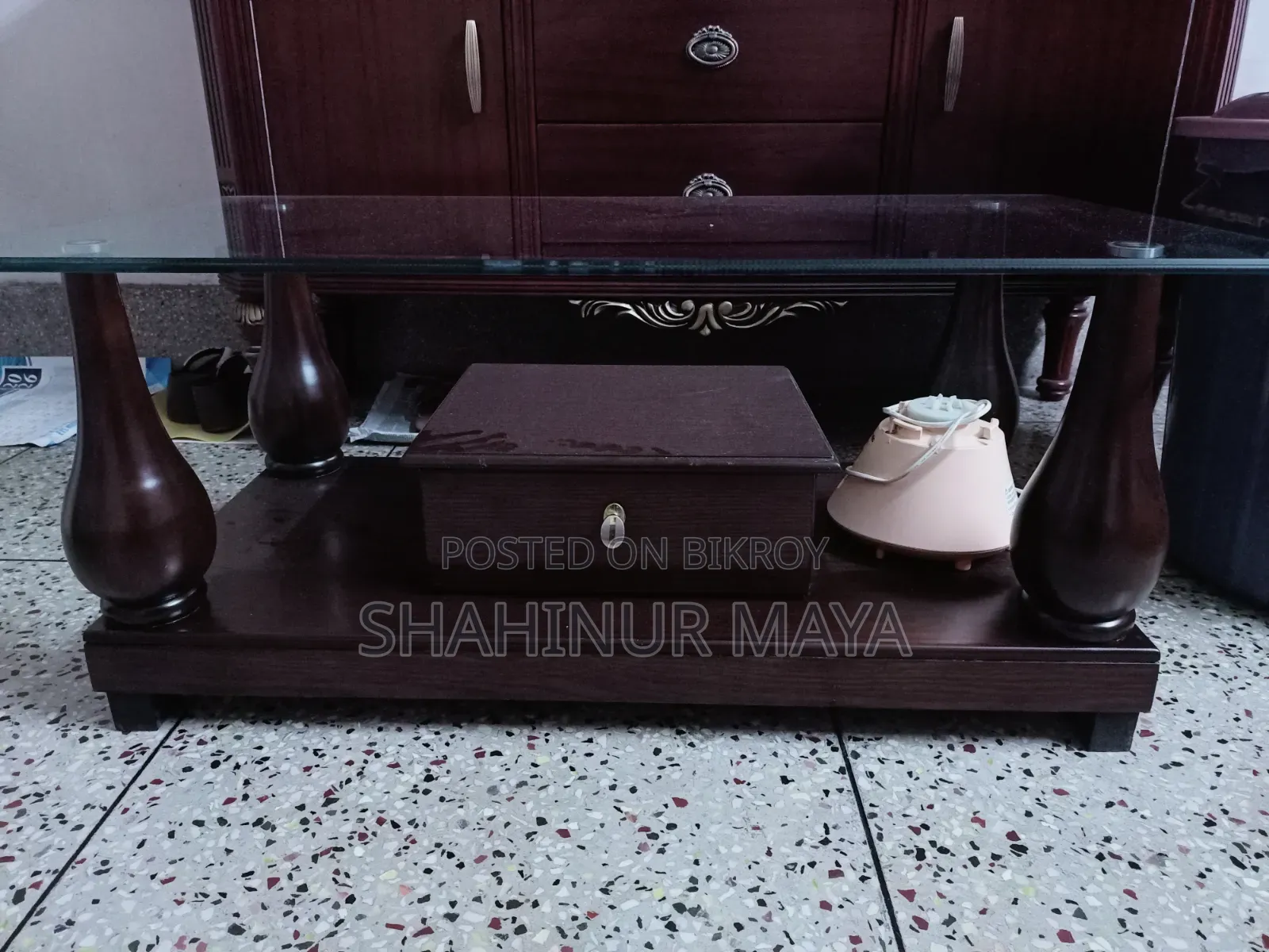 সেন্টার টেবিল
