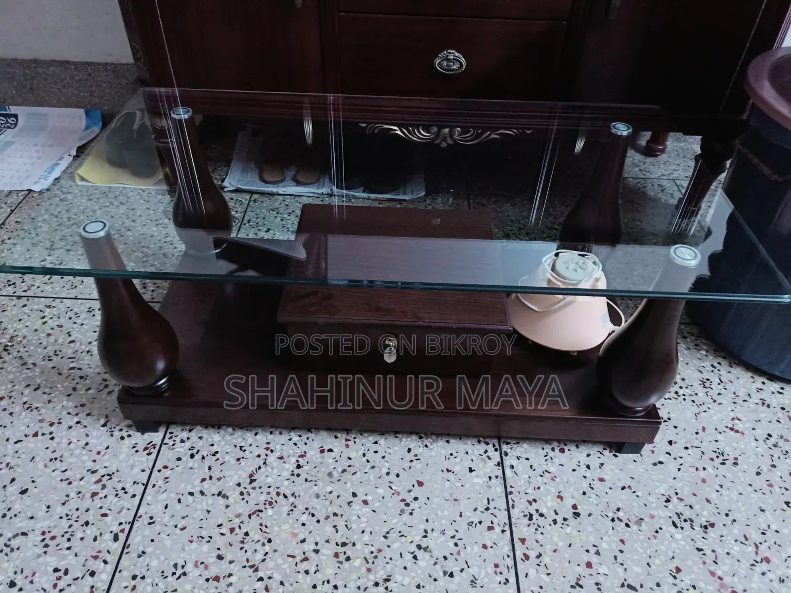 সেন্টার টেবিল