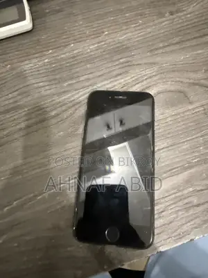 অ্যাপল আইফোন ৮ ৬৪ জিবি ব্ল্যাক