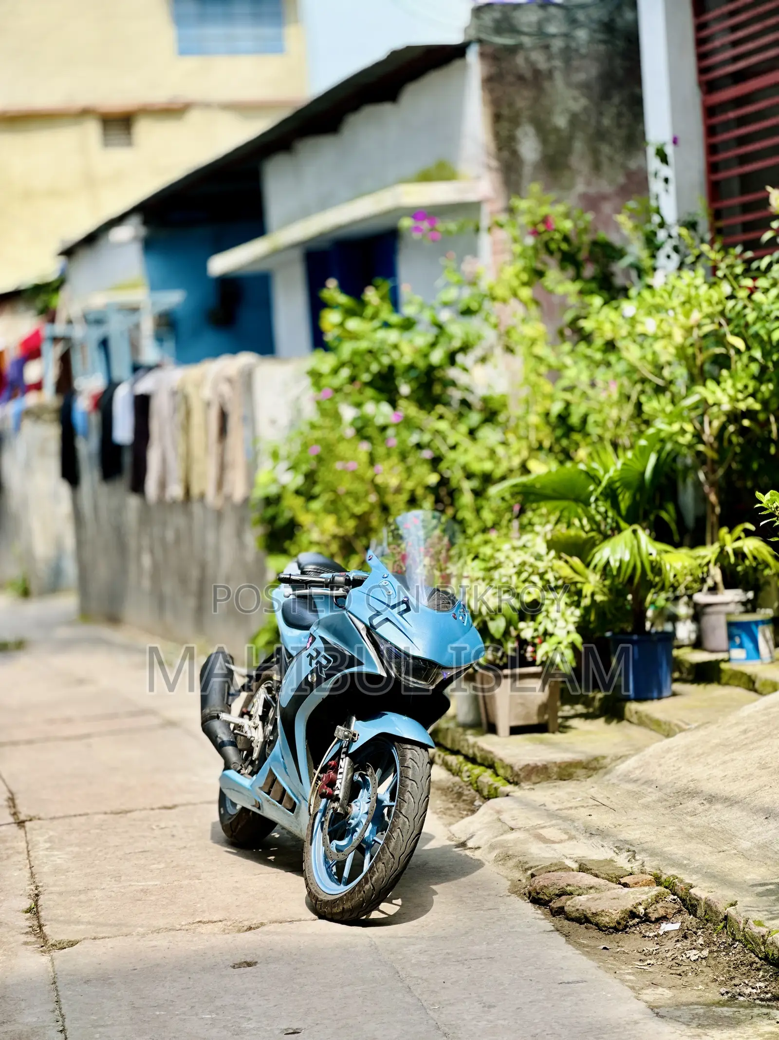 সুজুকি জিএসএক্স-আর ২০২২ কালো