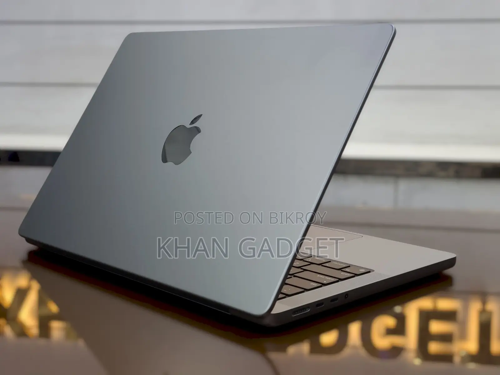 Laptop Apple MacBook Pro 2021 M1 16GB Apple M1 Pro SSD 512GB