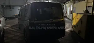 টয়োটা নোয়া ১.৮ এফডব্লিউডি হাইব্রিড (৭ সিটার) ২০২১ কালো