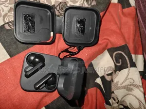 সিএমএফ বাডস ২ (বাই নাথিং) বক্স প্রোটেক্টিভ কভারসহ