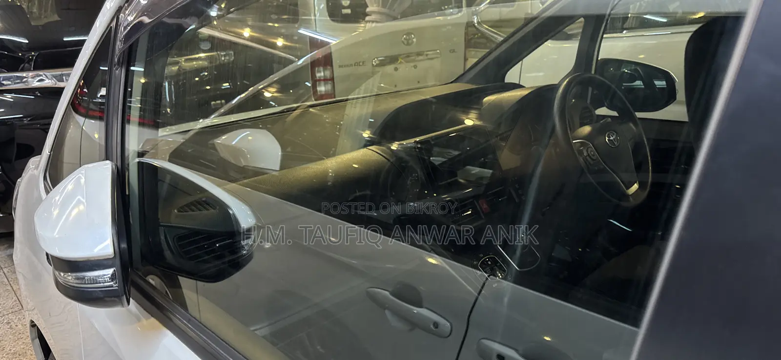Toyota Noah 2021 Pearl
