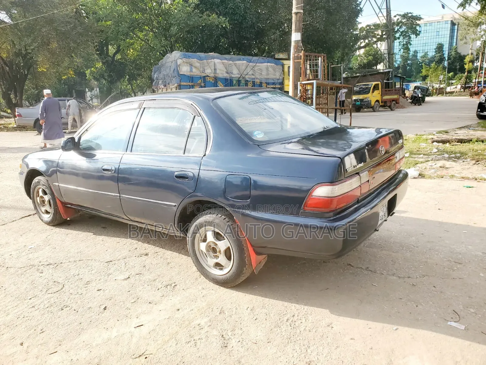 টয়োটা করোলা ১৯৯২ নীল