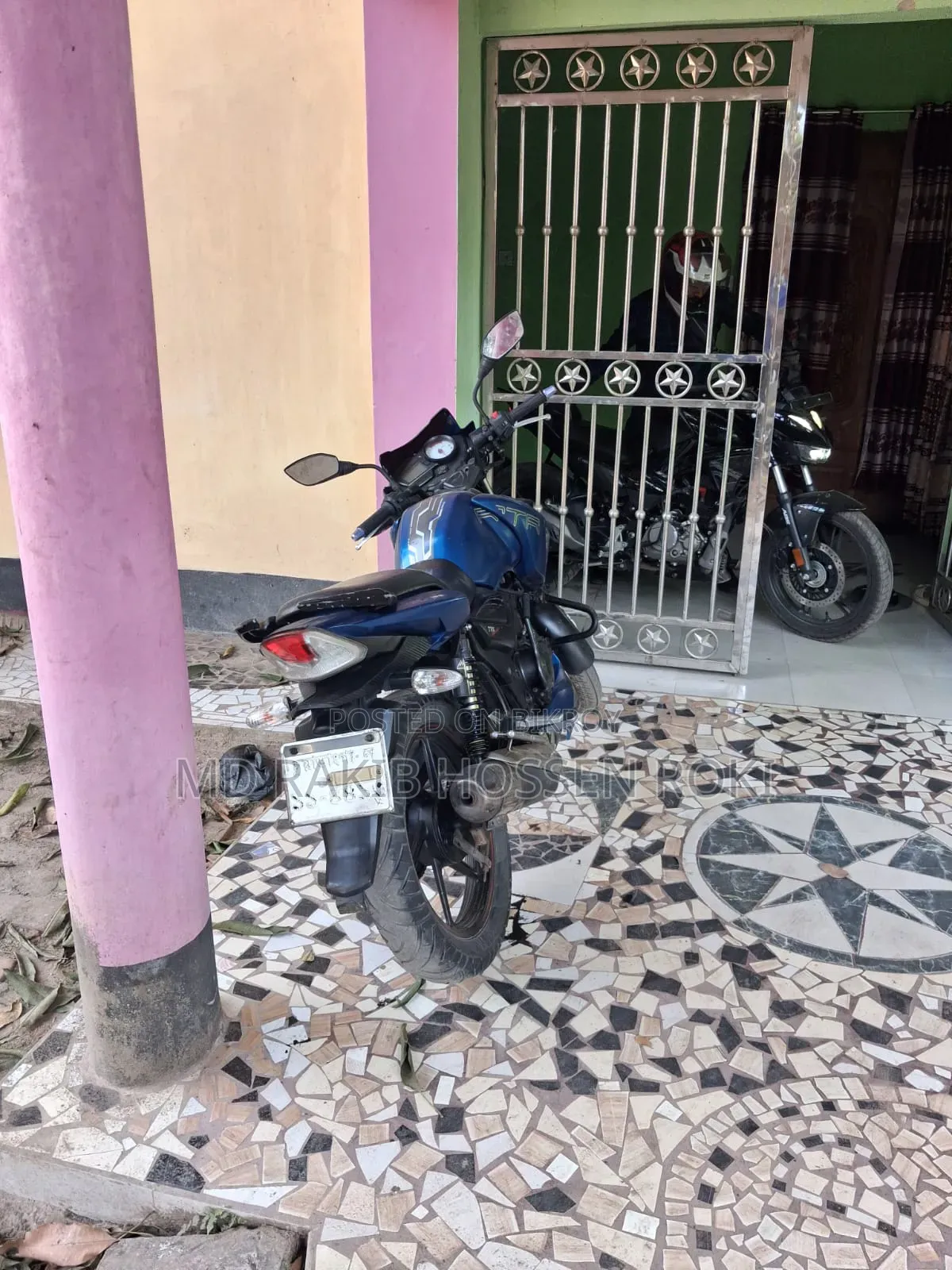 TVS Apache 180 RTR 2017 Blue