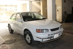Toyota Corolla Sedan 1996 White