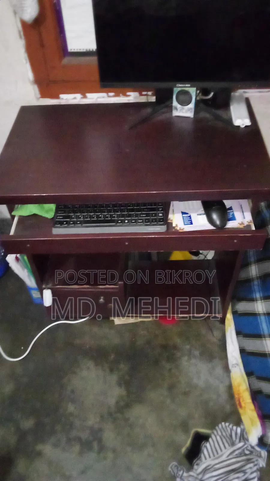 টেবিল বিক্রি