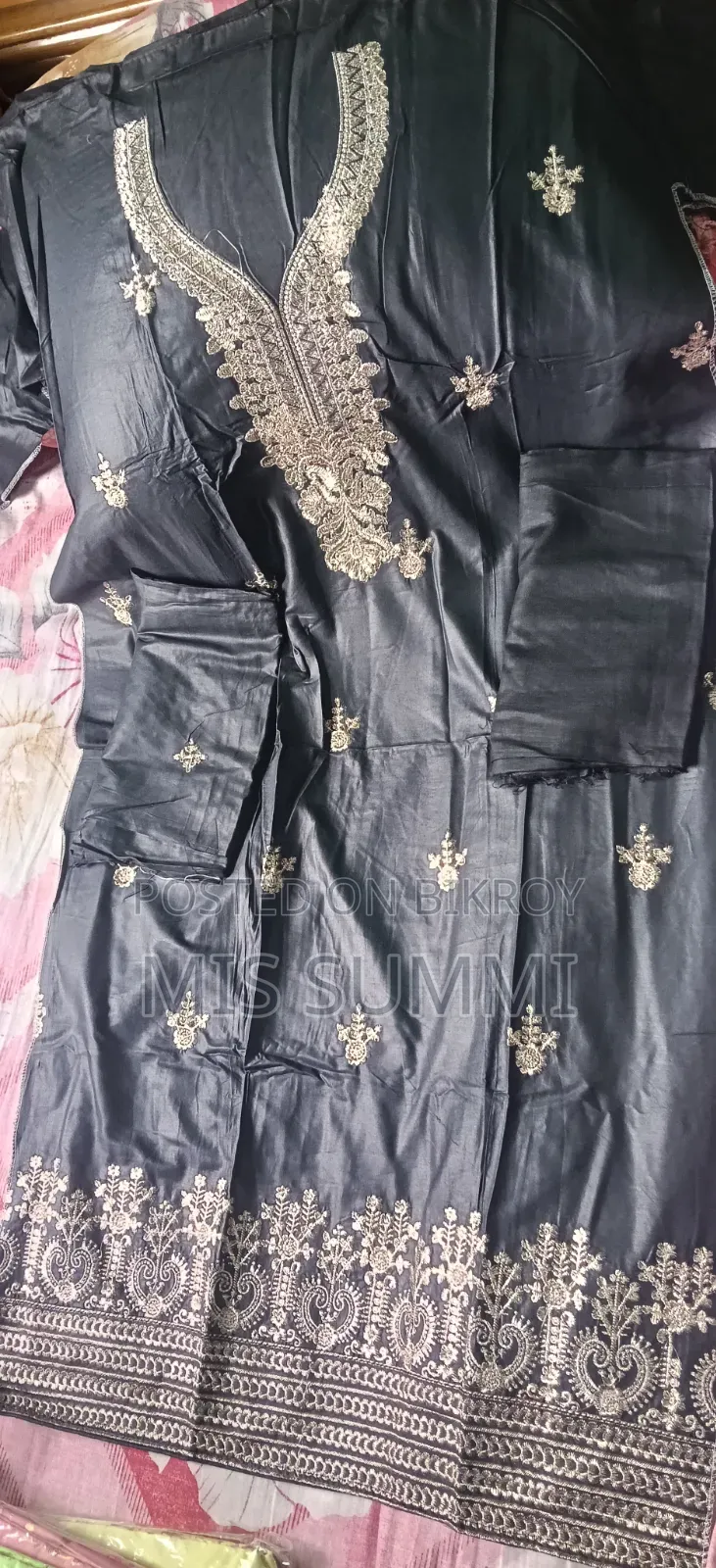 I want to sell out three-pieces at the lowest price.