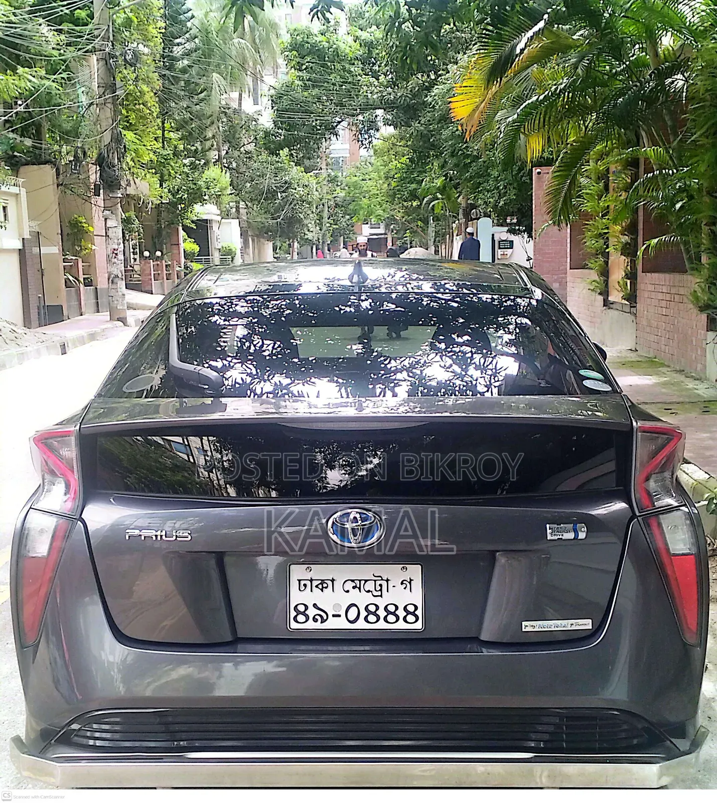 টয়োটা প্রিউস ২০১৭ গ্রে