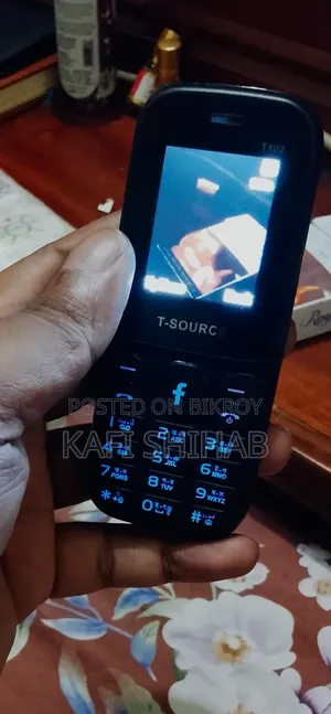 মোবাইল ফোন কালো