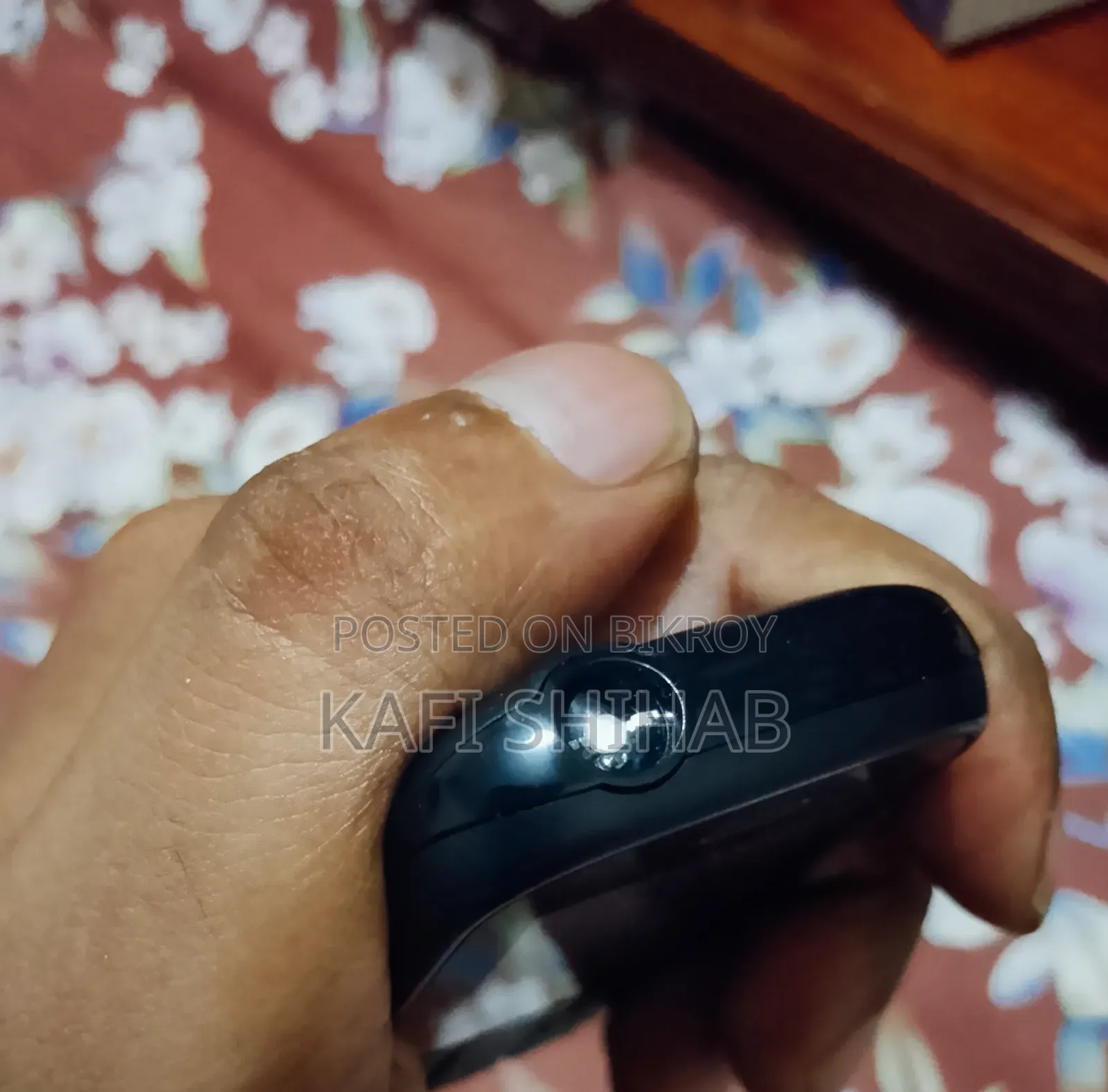মোবাইল ফোন কালো