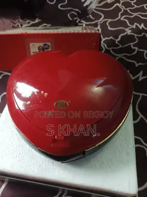 মেক আপ বক্স