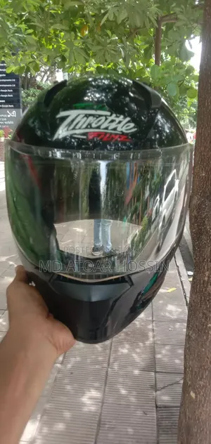 স্টাডস হেলমেট