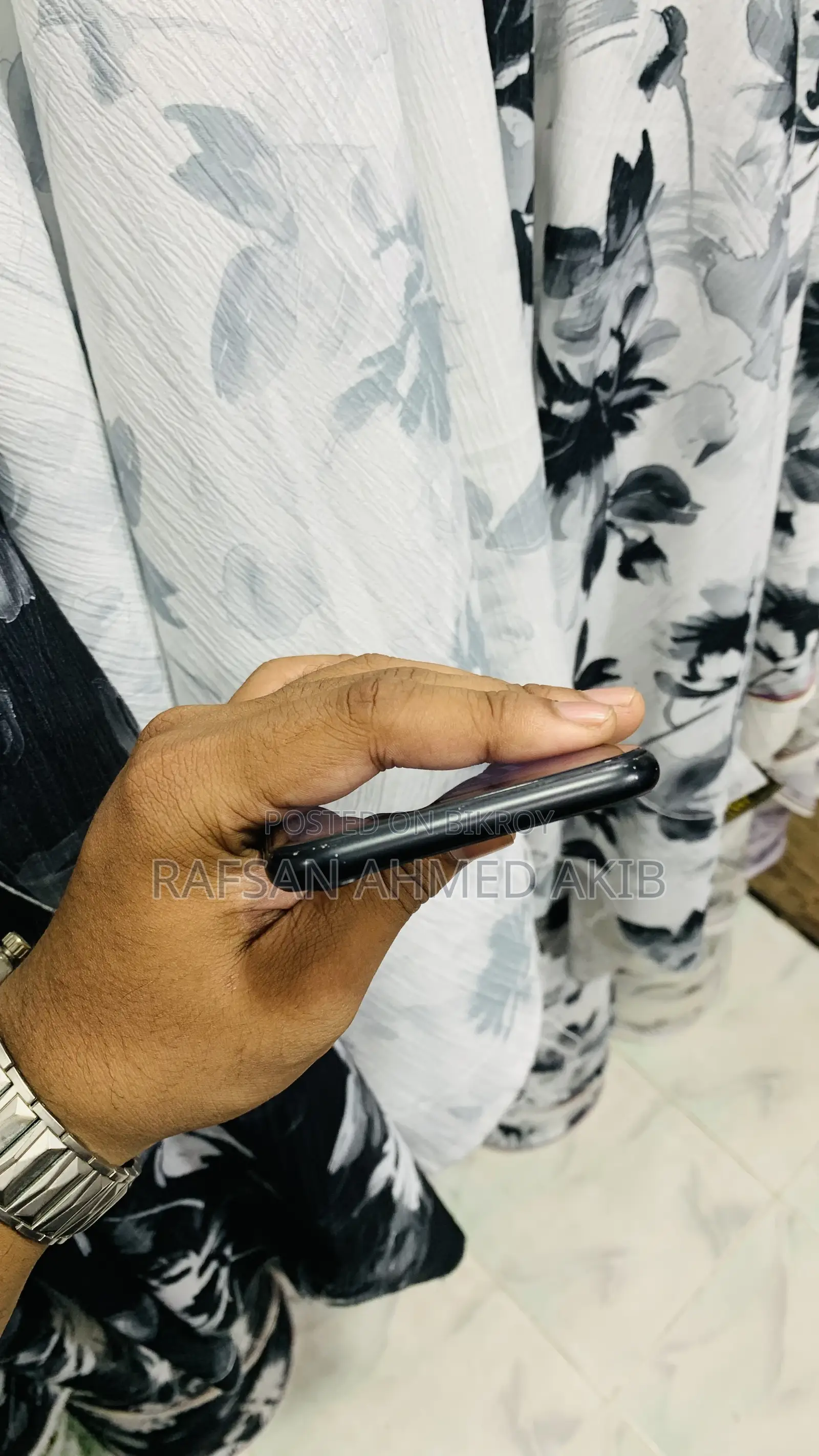অ্যাপল আইফোন এক্সআর ১২৮ জিবি ব্ল্যাক