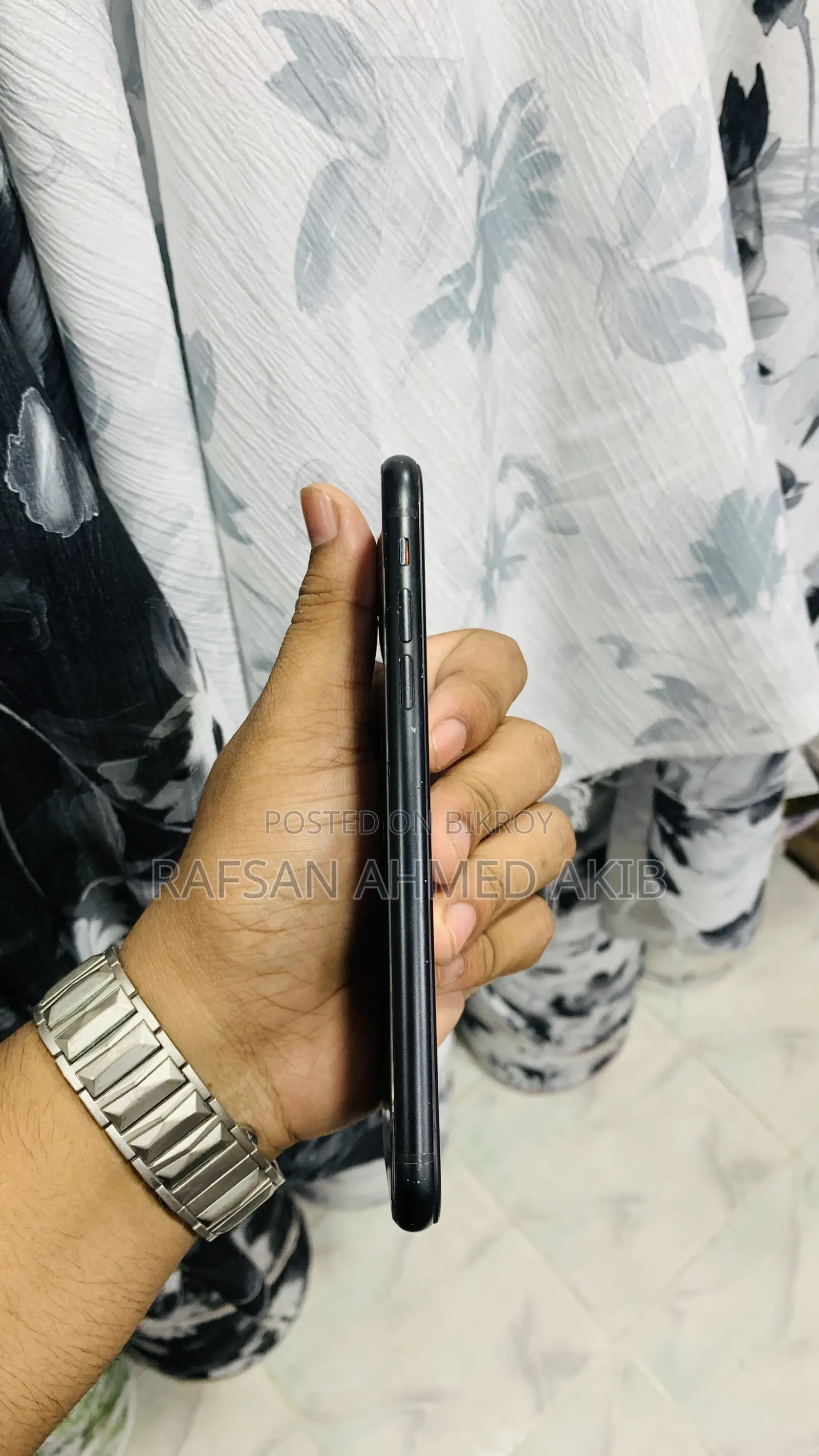 অ্যাপল আইফোন এক্সআর ১২৮ জিবি ব্ল্যাক