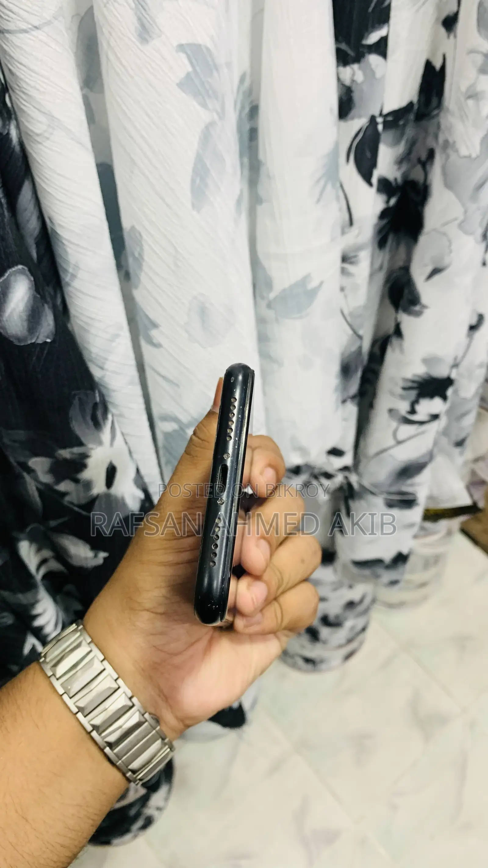 অ্যাপল আইফোন এক্সআর ১২৮ জিবি ব্ল্যাক