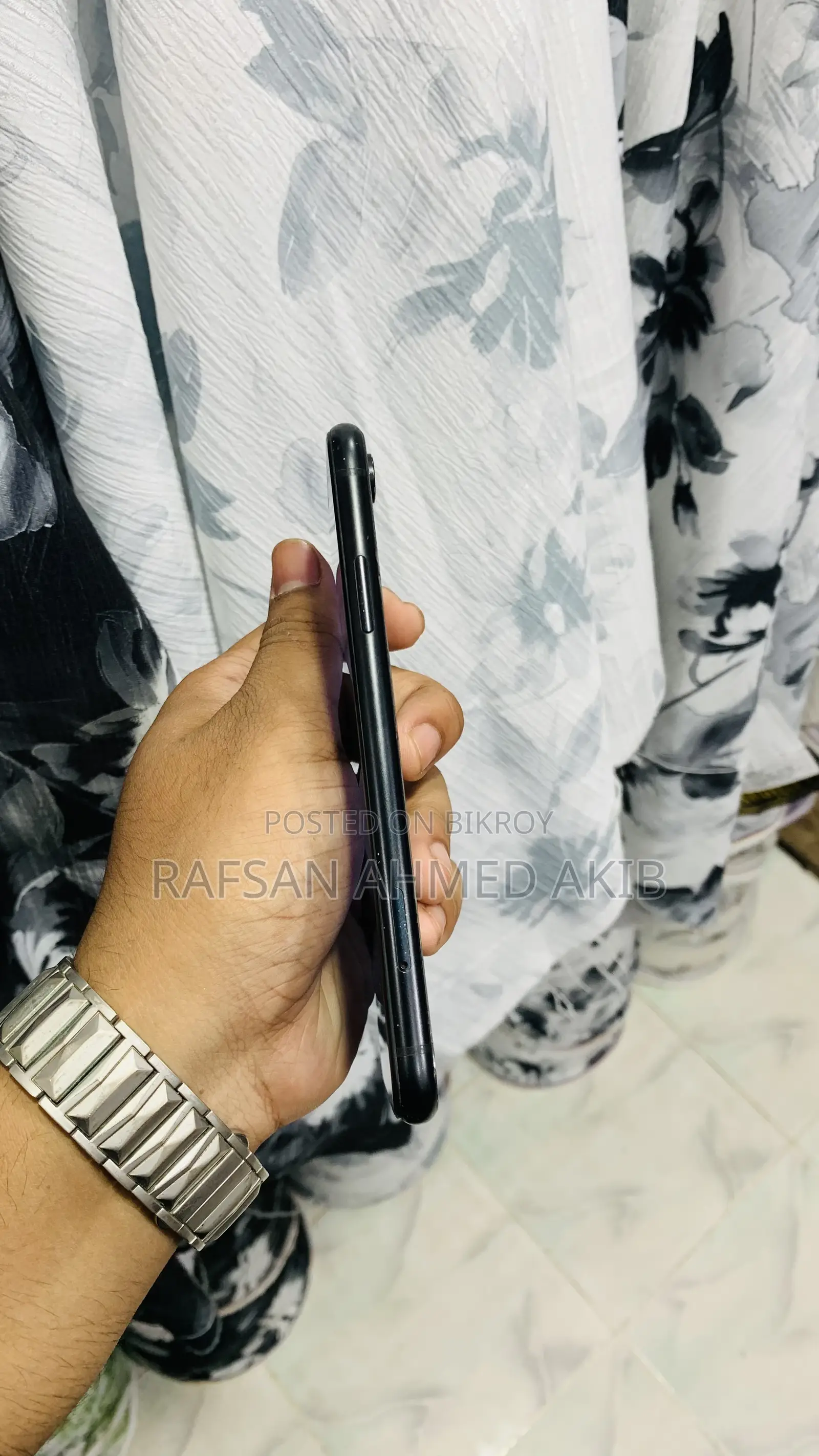 অ্যাপল আইফোন এক্সআর ১২৮ জিবি ব্ল্যাক