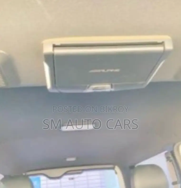 Toyota HiAce 2021 White