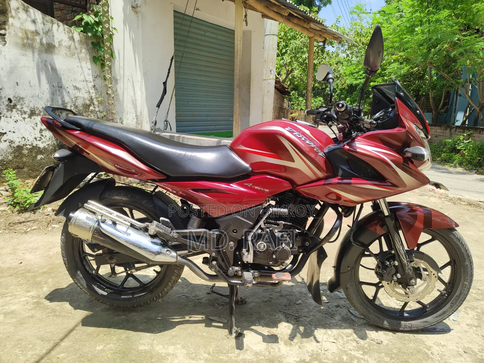 বাজাজ ডিসকভার ১৫০এফ ২০১৬ লাল
