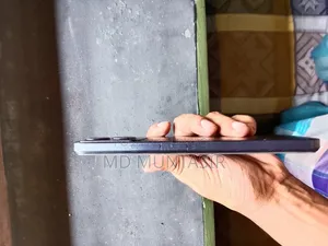 ভিভো আইকিউও ১২৮ জিবি নীল