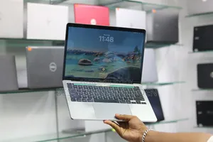 Laptop Apple MacBook 2020 16GB Intel SSD 16 GB