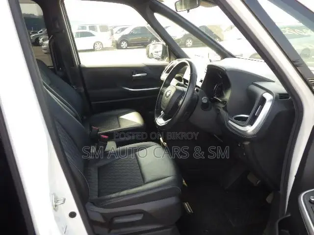 Toyota Noah 2022 Pearl