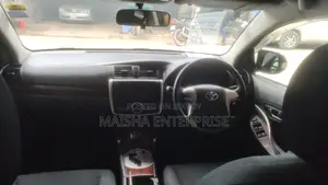 টয়োটা প্রিমিও ১.৫ এফডব্লিউডি ২০১১ লাল