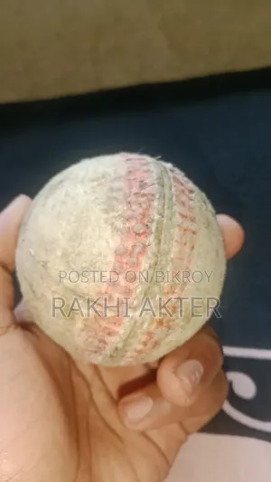 Cricket Deuce Ball