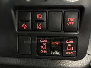 Toyota Noah 1.8 Front-Wheel Drive Hybrid (7 Seater) 2021 Black