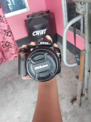 Battery lock system is broken and viewfinder has scratches