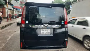 Toyota Noah 2016 Black