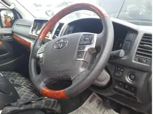 Toyota HiAce 2021 White