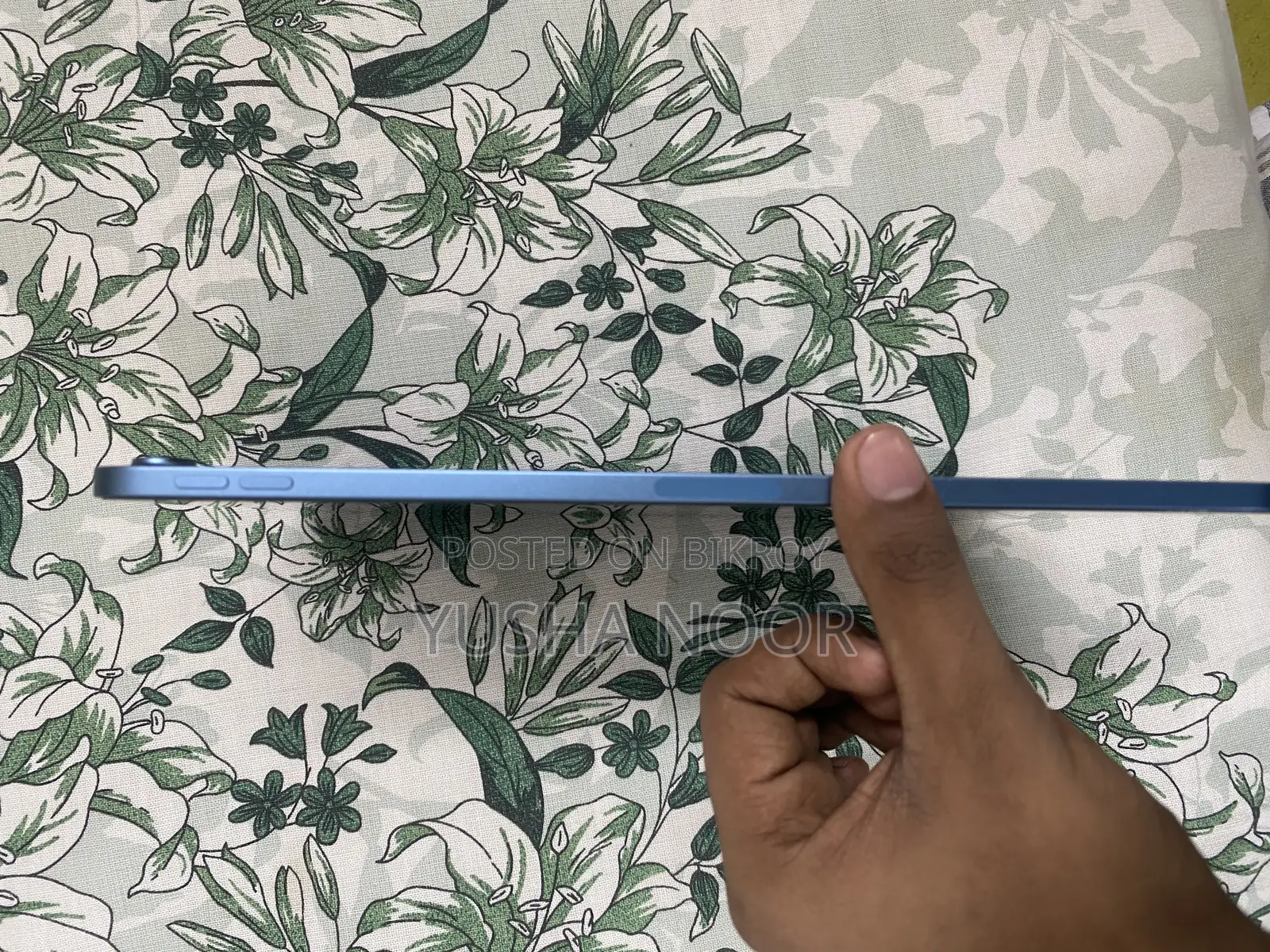 New Apple iPad Air 8 GB Blue