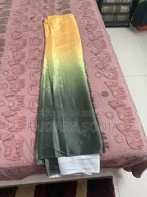 সিল্ক শাড়ি সেট (মহিলা)