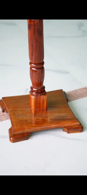 লেকচার টেবিল