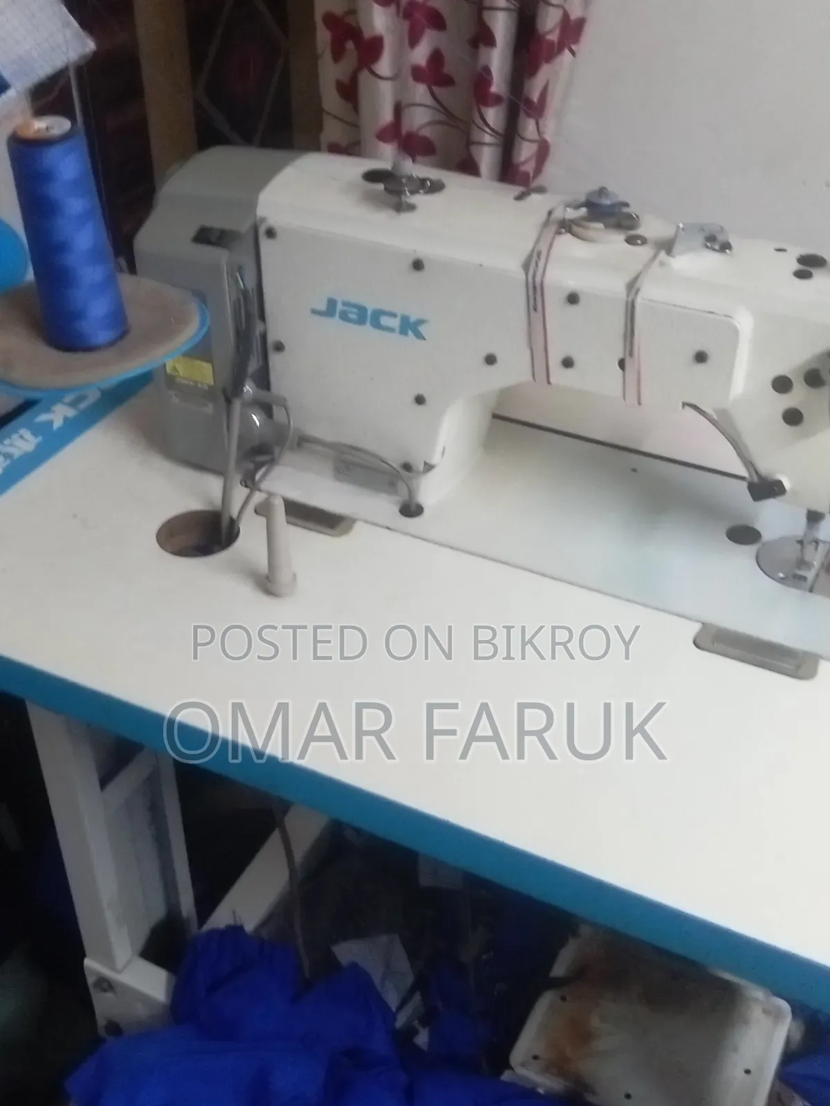 Auto sewing machine runs very well, no problems, does auto threading