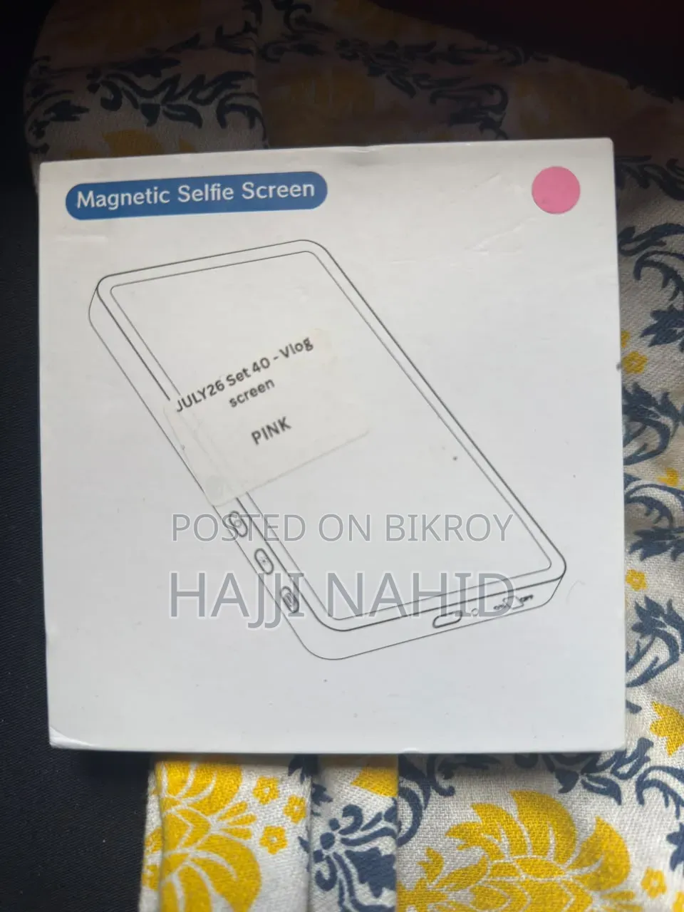 Magnetic Selfie Screen